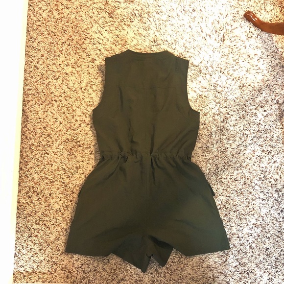 Olive green romper - Picture 2 of 2